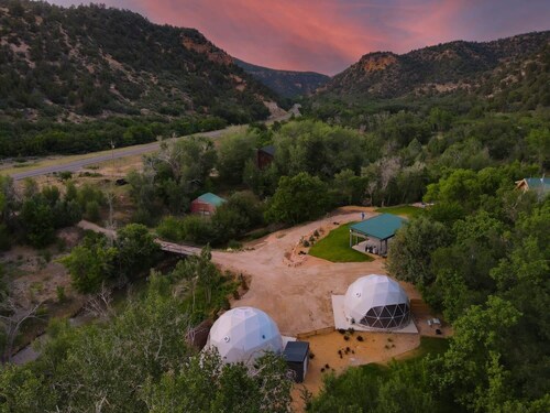 Unique Dome Retreat near Zion and Bryce with Hot Tub and Stargazing, Sleeps 4