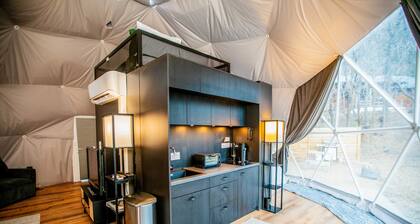 Unique Dome Retreat near Zion and Bryce with Hot Tub and Stargazing, Sleeps 4