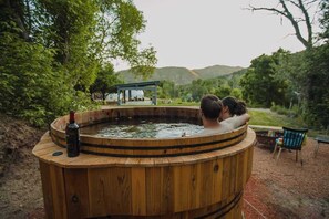 Outdoor spa tub
