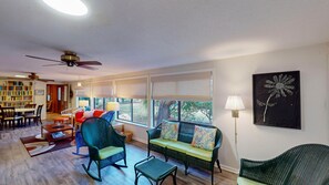 Smart TV - PELICAN'S POST 4 bedrooms, 3 bathrooms (Jekyll Island)