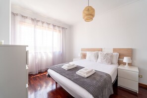 2 dormitorios, tabla de planchar con plancha, wifi gratis y ropa de cama