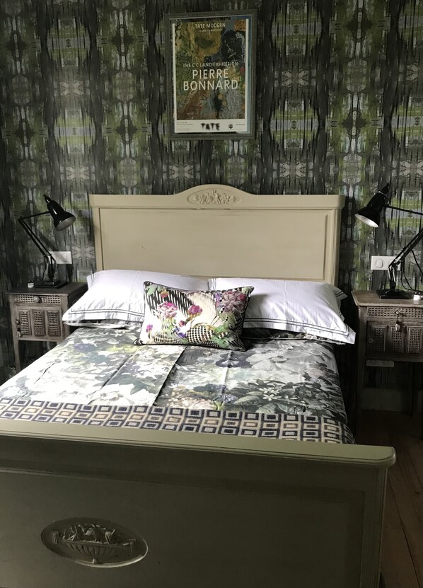 1 chambre, fer et planche à repasser, Wi-Fi, literie fournie