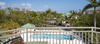 Sunrise 307-2BR/2BA condo near beaches with pool, parking, balcony