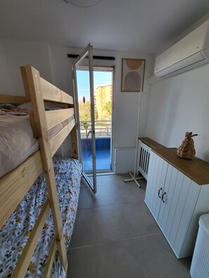 2 bedrooms, travel cot, bed sheets - Appartement Avec Piscine à 300 Mètres de la Plage (Salou)