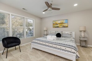 3 chambres, fer et planche à repasser, Wi-Fi gratuit, draps fournis