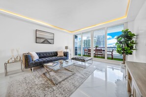 Apartment, 3 Bedrooms, Kitchen, Bay View | Living area | 55-inch flat-screen TV with cable channels, Netflix, streaming services - Modern Apartments Biscayne Bay (Miami)