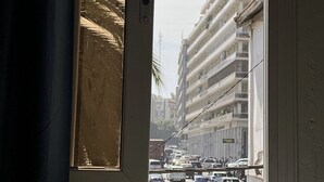 Unclassified image, 5 of 10, button - Hôtel Provençal (Dakar)