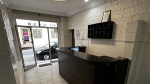 Unclassified image, 2 of 10, button - Hôtel Provençal (Dakar)