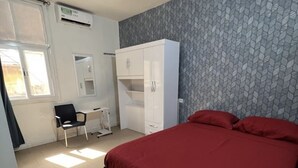 Unclassified image, 4 of 10, button - Hôtel Provençal (Dakar)