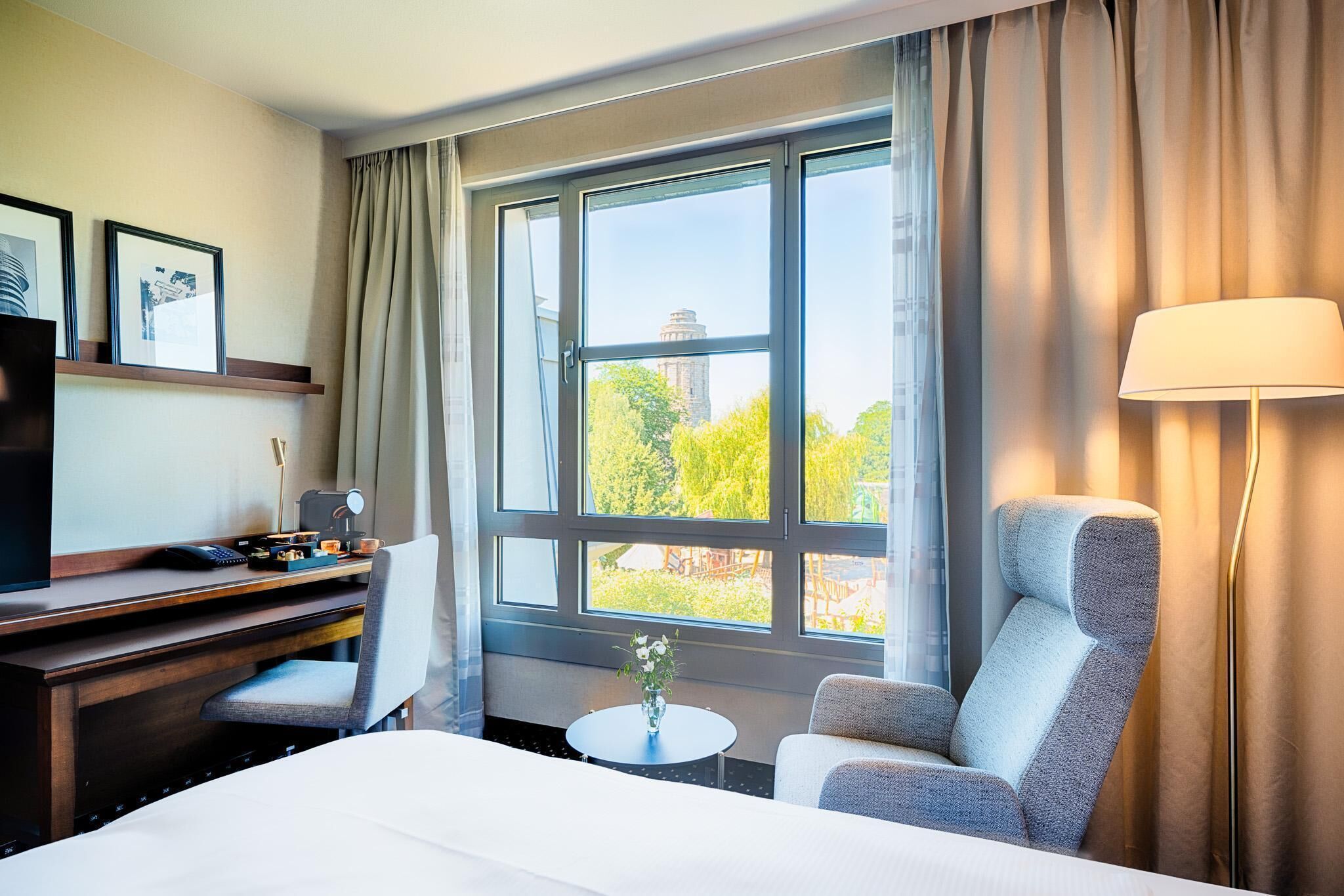 Superior-Zweibettzimmer | Zimmersafe, Schreibtisch, laptopgeeigneter Arbeitsplatz