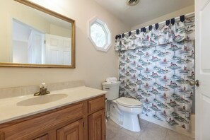 Shower, hair dryer, towels - Two Bedroom Harbor View Condo (Grand Rivers)