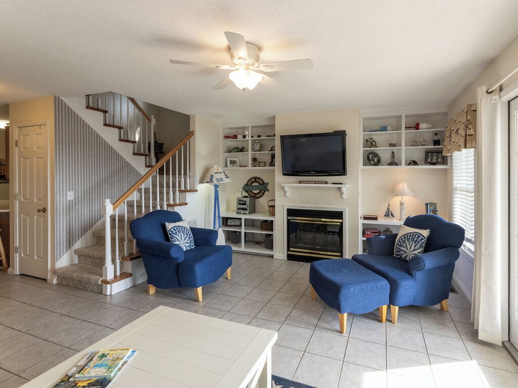 Two Bedroom Harbor View Condo - Kentucky Lake