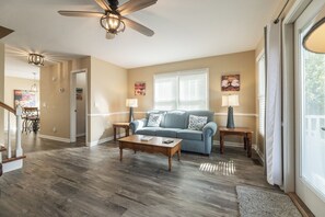 TV, fireplace, DVD player - Two Bedroom Harbor View Condo (Grand Rivers)