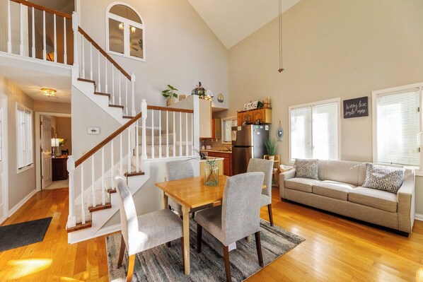 Interior - Two Bedroom Bayside Condo (Grand Rivers)