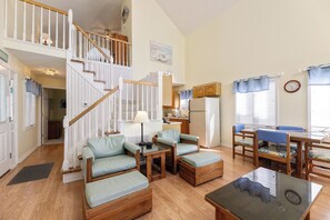 TV, caminetto, lettore DVD