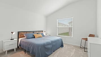 2 bedrooms, iron/ironing board, internet, bed sheets