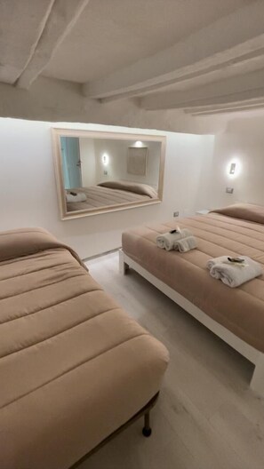 Apartamento Business | Ropa de cama de alta calidad y escritorio