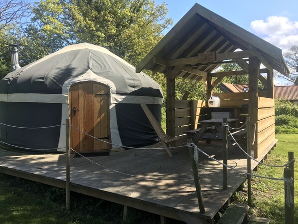 Ulkoruokailutilat