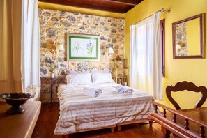 Casa | 2 quartos, Wi-Fi de cortesia, roupa de cama