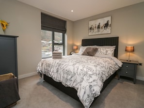 3 Schlafzimmer, individuell dekoriert, individuell eingerichtet