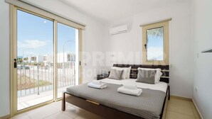 3 quartos, ferros/tábuas de passar roupa, Wi-Fi, roupa de cama