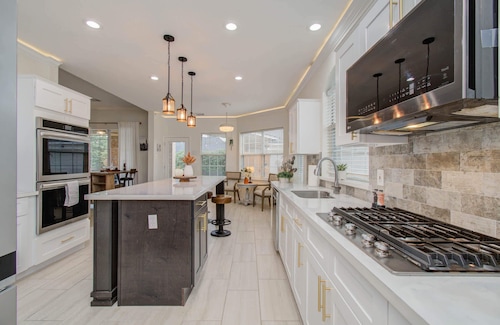 Big Texas Living - Spacious 5-BD with Pool