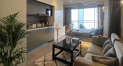 The Silver stone - 31 Floor City Lights View Studio Apartment