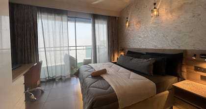 The Silver stone - 31 Floor City Lights View Studio Apartment