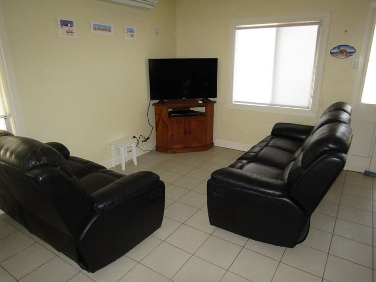 The Shack At Stansbury - Short Walk To The Beach! Off Peak Special! - Stansbury