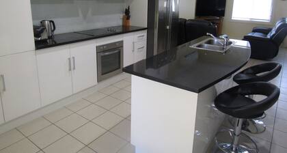 The Shack at Stansbury - Short walk to the beach! Off peak special!