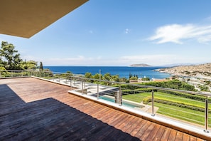 Casa, 5 habitaciones, para fumadores, alberca privada | Vista desde la propiedad