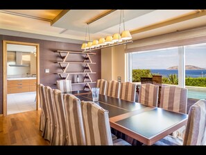 House, 5 Bedrooms, Smoking, Private Pool | Dining room