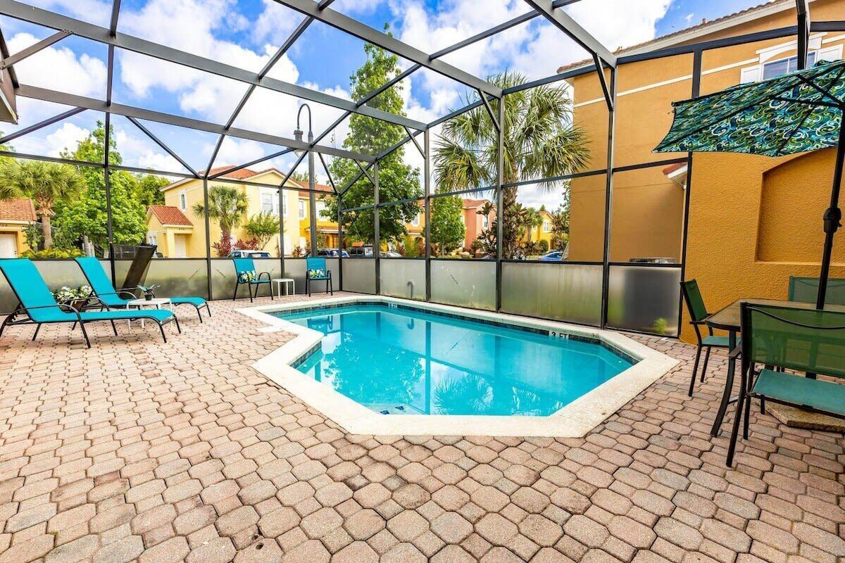 Gated Resort w/ Pool & Lanai: 6 Mi to Disney!