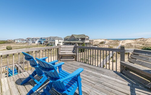 Cavallo Dunes - 4x4 Carova Beach, Oceanfront, Ocean View, Hot Tub, Pets OK, Year Round Flex Stays