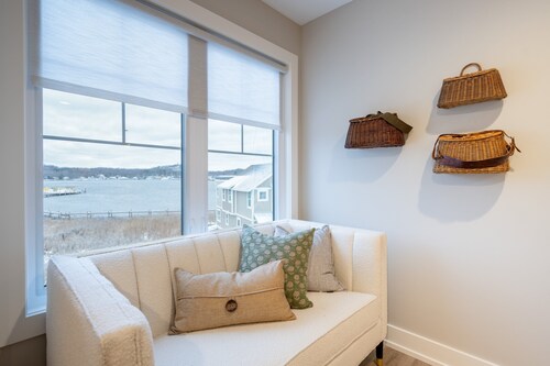 Luxurious Condo on Kalamazoo Lake