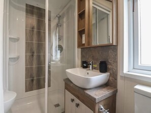 Vòi sen/bồn tắm kết hợp, bồn tắm ngâm, máy sấy tóc, khăn tắm 