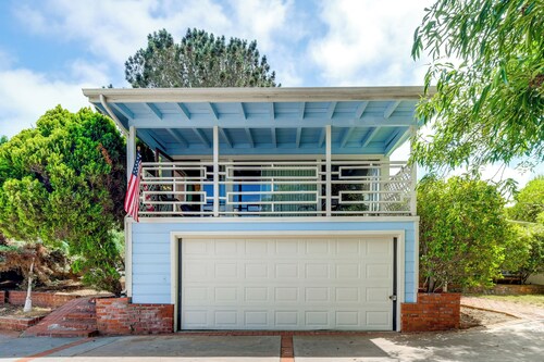 Walk to the Beach! Spacious 6BR La Jolla Home