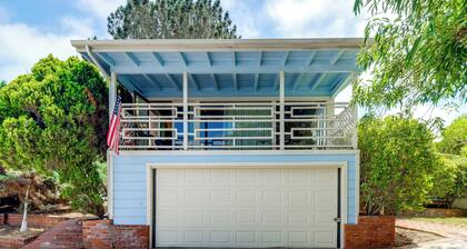Walk to the Beach! Spacious 6BR La Jolla Home