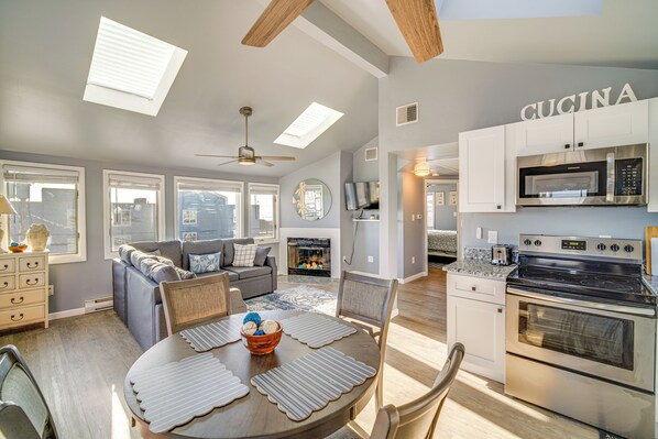 Interior - Renovated Ocean City Retreat - Walk to Beach! (Ocean City)