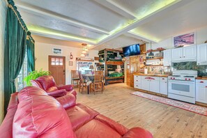 Interior - Cozy Kenai Abode w/ Private Deck: 5 Mi to Ocean! (Kenai)