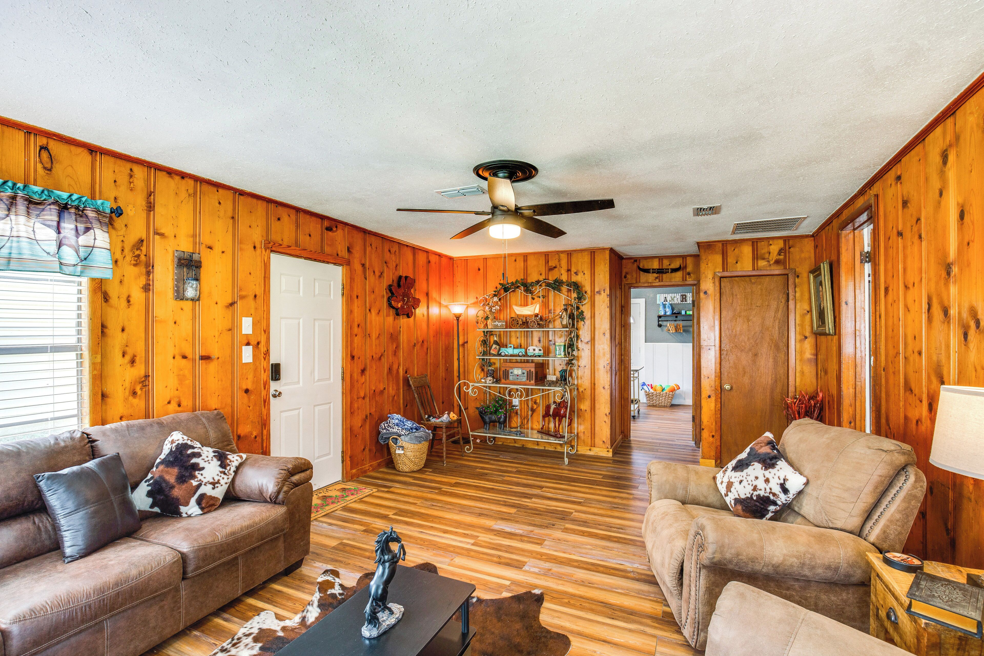 House (2 Bedrooms) | Interior