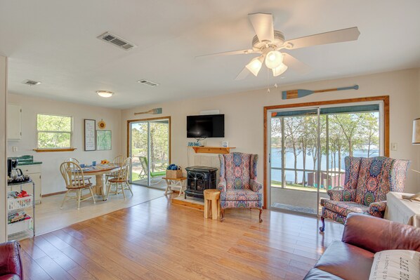 House (3 Bedrooms) | Interior - Hawkins Vacation Rental w/ On-site Lake Access! (Hawkins)