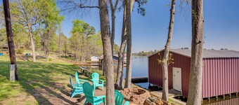 Hawkins Vacation Rental w/ On-site Lake Access!