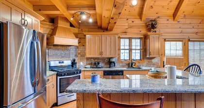 Hot Tub, Deck & Beach Access: Albrightsville Cabin