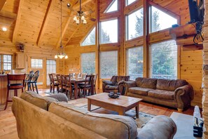 Interior - Hot Tub, Deck & Beach Access: Albrightsville Cabin (Albrightsville)