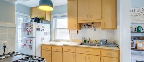House (2 Bedrooms) | Interior