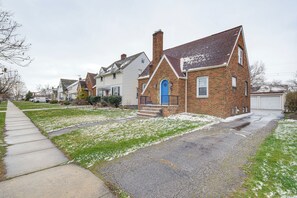 House (2 Bedrooms) | Interior - Wfh-friendly Abode w/ Home Gym in Cleveland (Cleveland)
