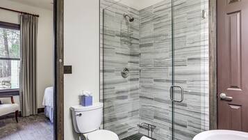 House (5 Bedrooms) | Bathroom