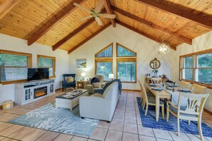 House (2 Bedrooms) | Interior