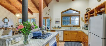 Coastal Norcal Sanctuary w/ Ocean & Redwoods Views